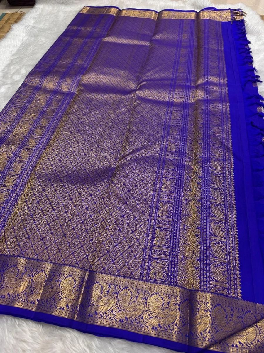 Royal Blue Kanjivaram silk saree with Mayil chakram butta pattern