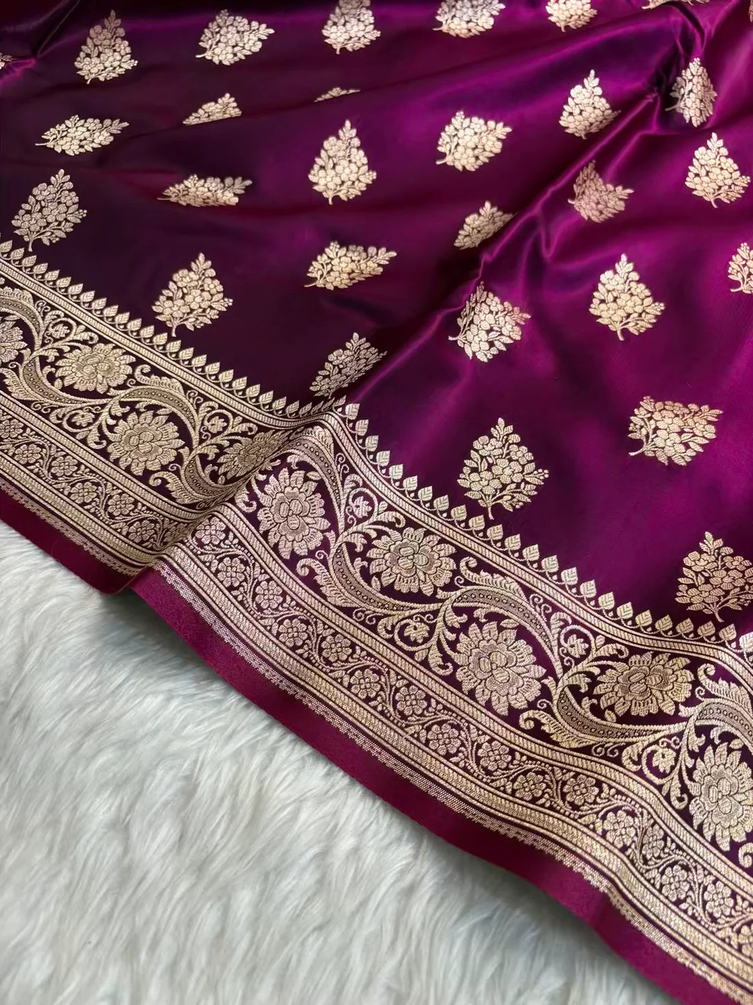 Wine Shaded New Motif Satin Silk Banarasi Saree.