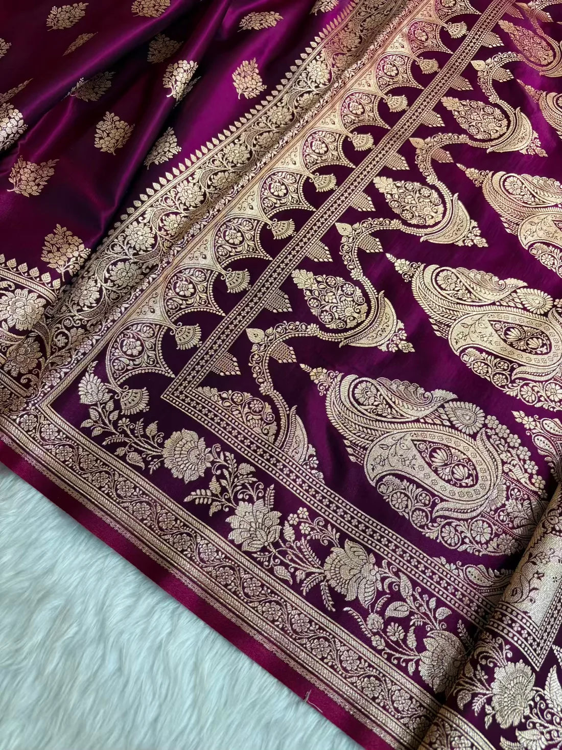 Wine Shaded New Motif Satin Silk Banarasi Saree.