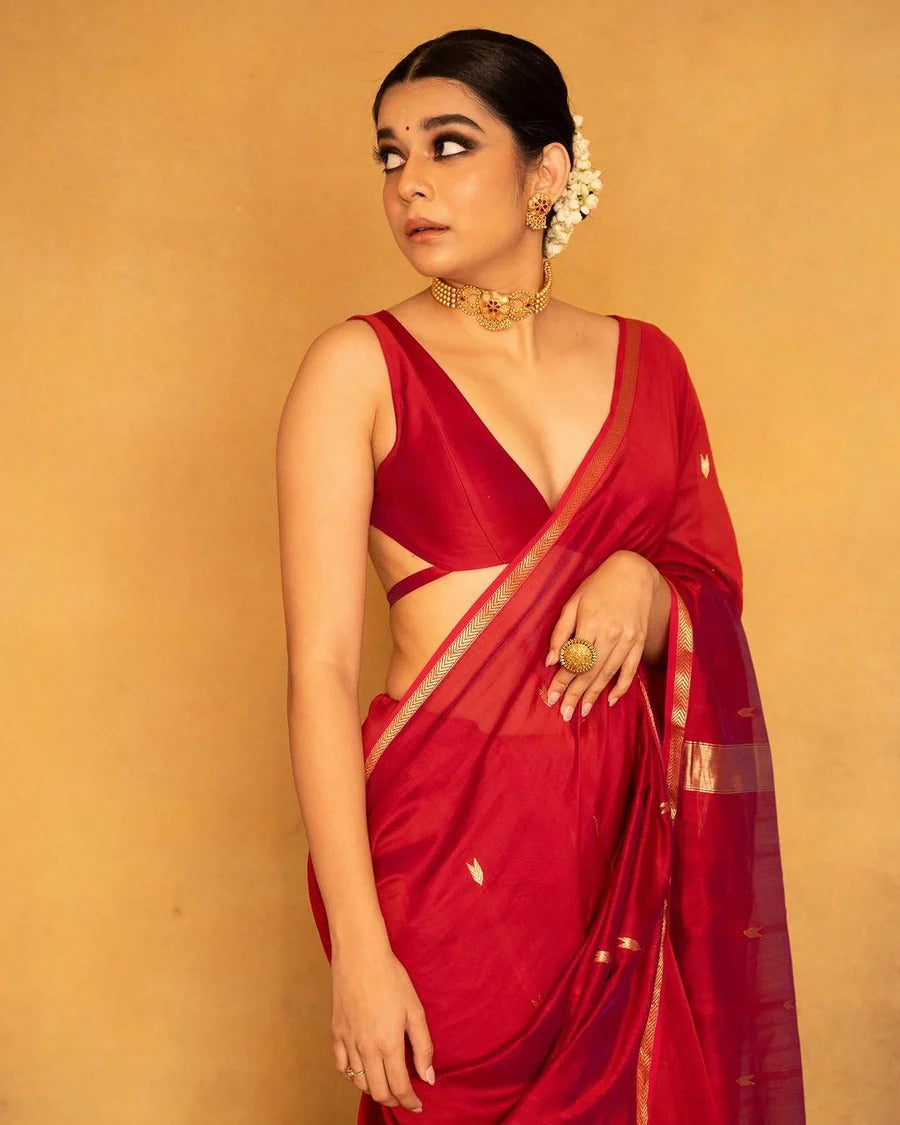 Splendiferous Red Cotton Silk Saree With Assemblage Blouse Piece